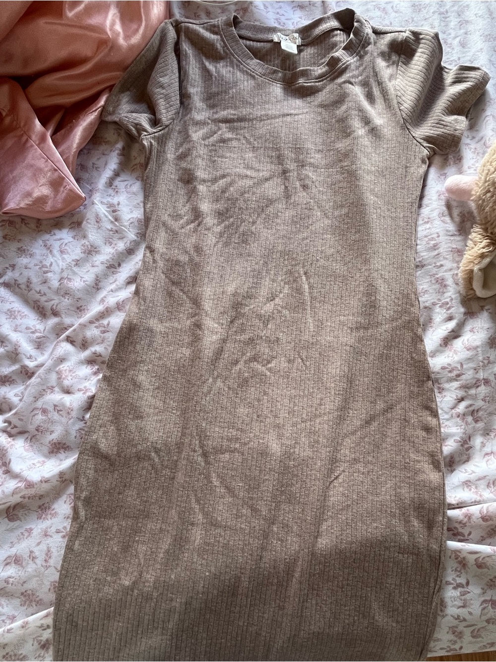 Women's Ribbed Knit Short Sleeve Dress - Taupe